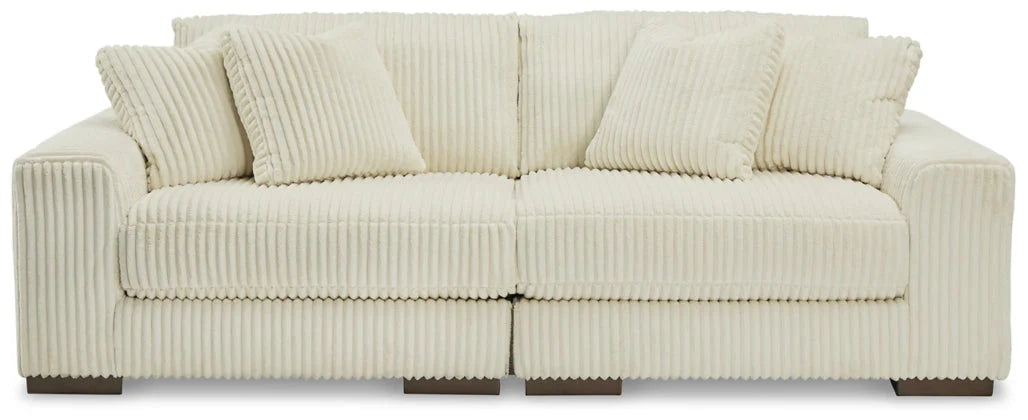 Lindyn Sectional