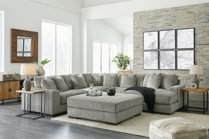 Lindyn Sectional
