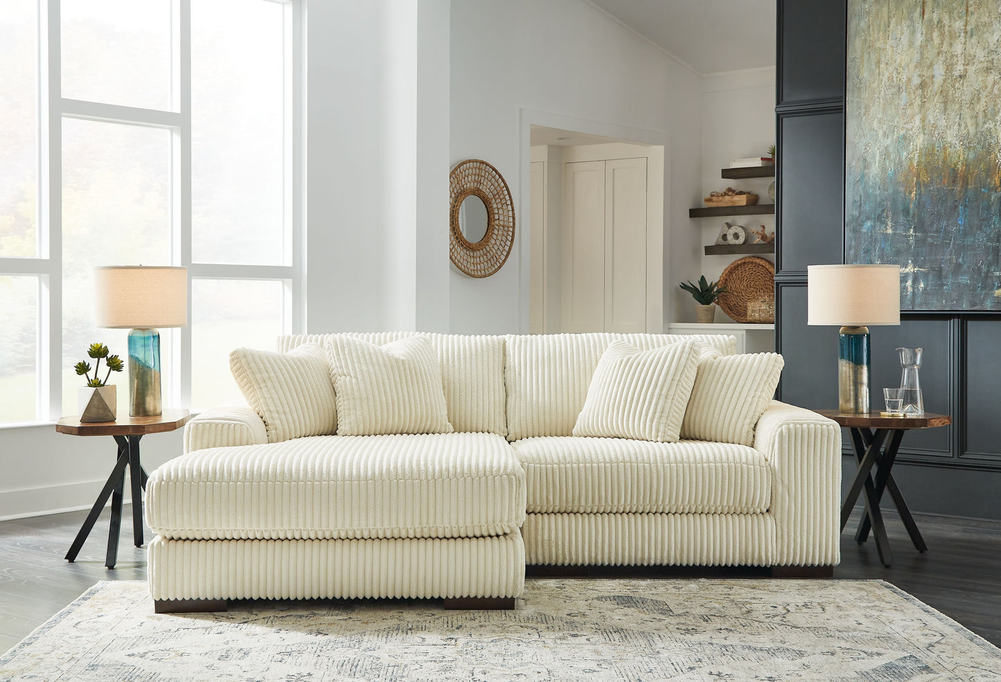 Lindyn 2-Piece LAF Sectional